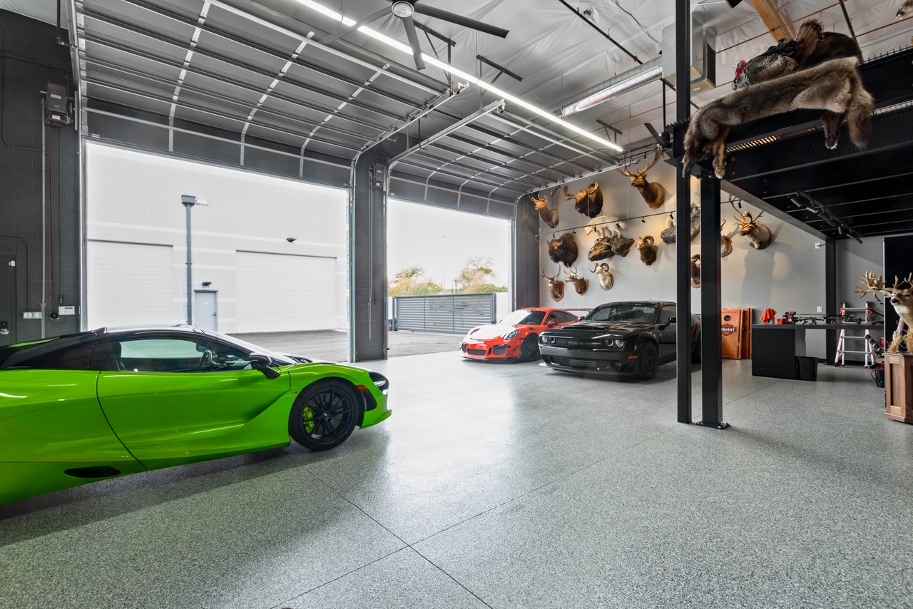 Motor-Vault suites
