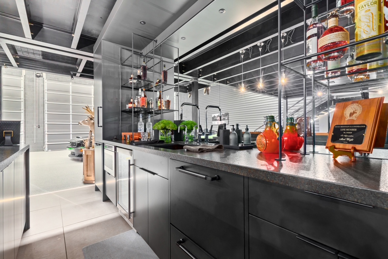 Luxury Auto Storage Community for Car Enthusiasts