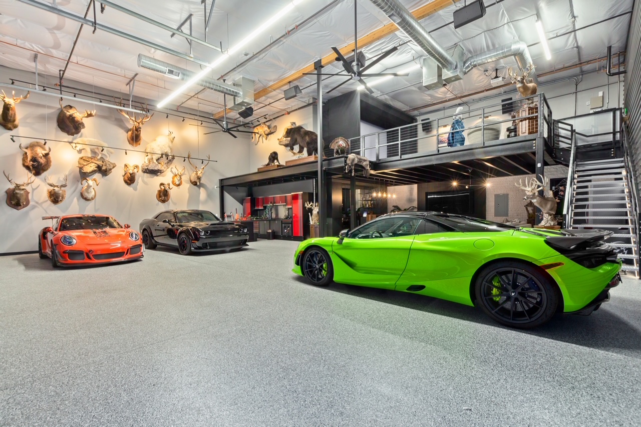 Motor-Vault Clubhouse for Collector Car Enthusiasts Motor-Vault Clubhouse for Collector Car Enthusiasts